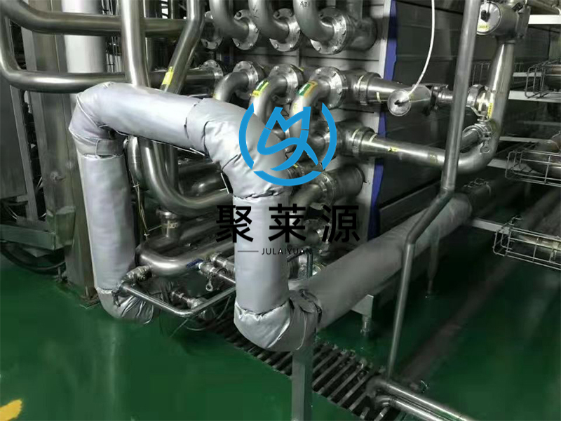 保溫隔熱套作為一種新型節(jié)能防火材料，受到了越來(lái)越多人的關(guān)注和青睞